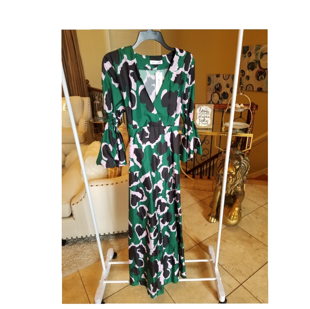 NWT Long bold print dress with flare sleeves
